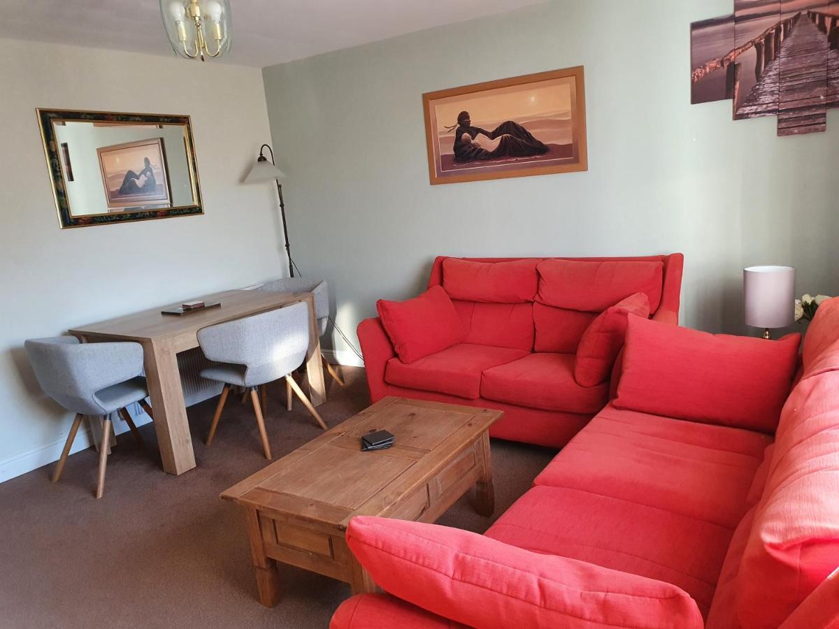 Entire 2 Bedroom Apartment Free Parking Saffron Walden Exteriör bild